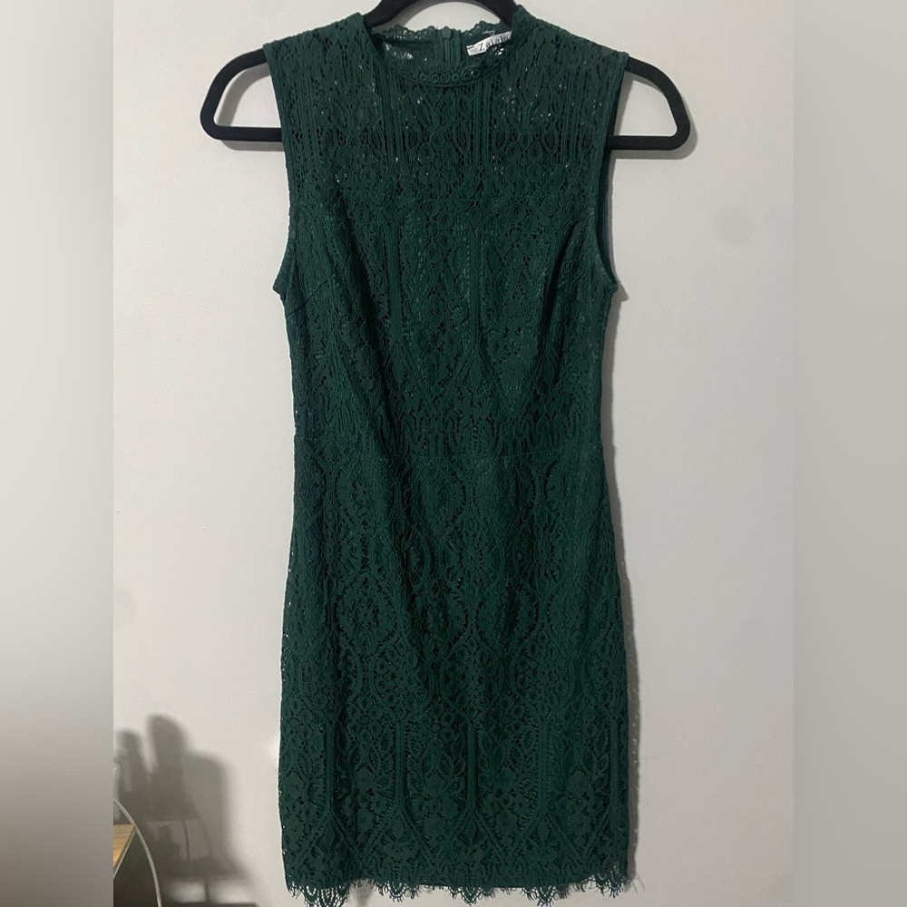 Sleeveless Lace Mini Dress in Deep Green